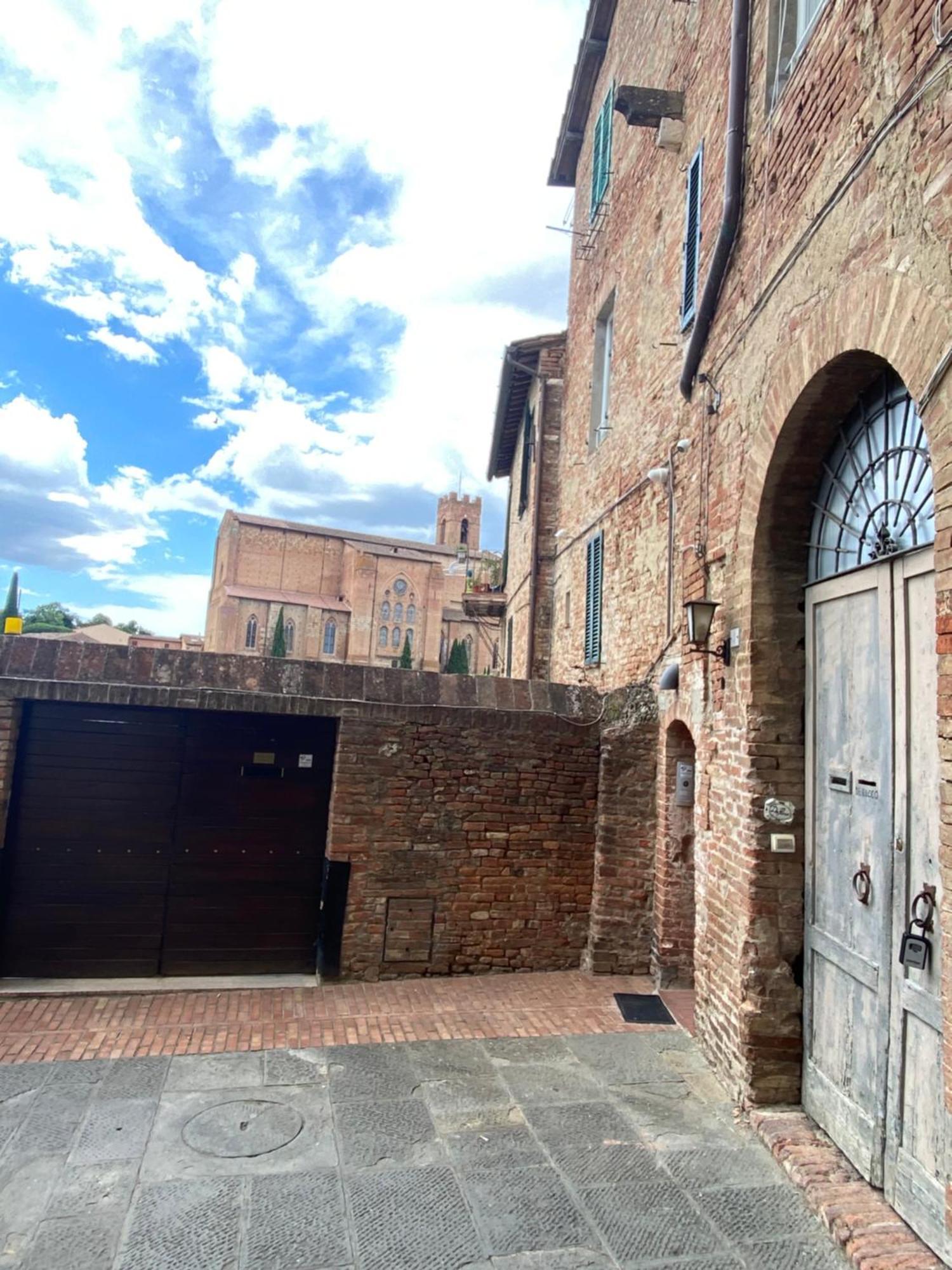 Loft Vicolo Di Vallepiatta 2 Min Piazza Del Campo Con Parcheggio Siena Exterior foto